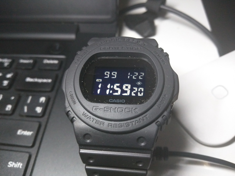 Casio G-Shock DW5750E-1B ลองแล้ว ไม่เล็กอย่างที่คิด