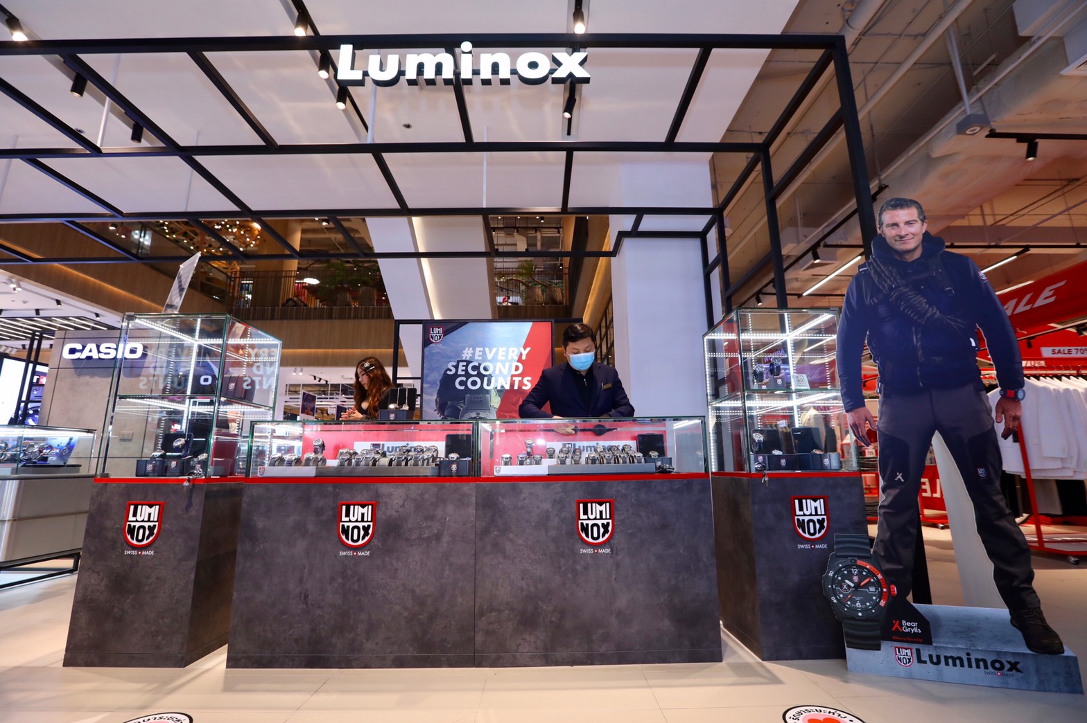 Luminox