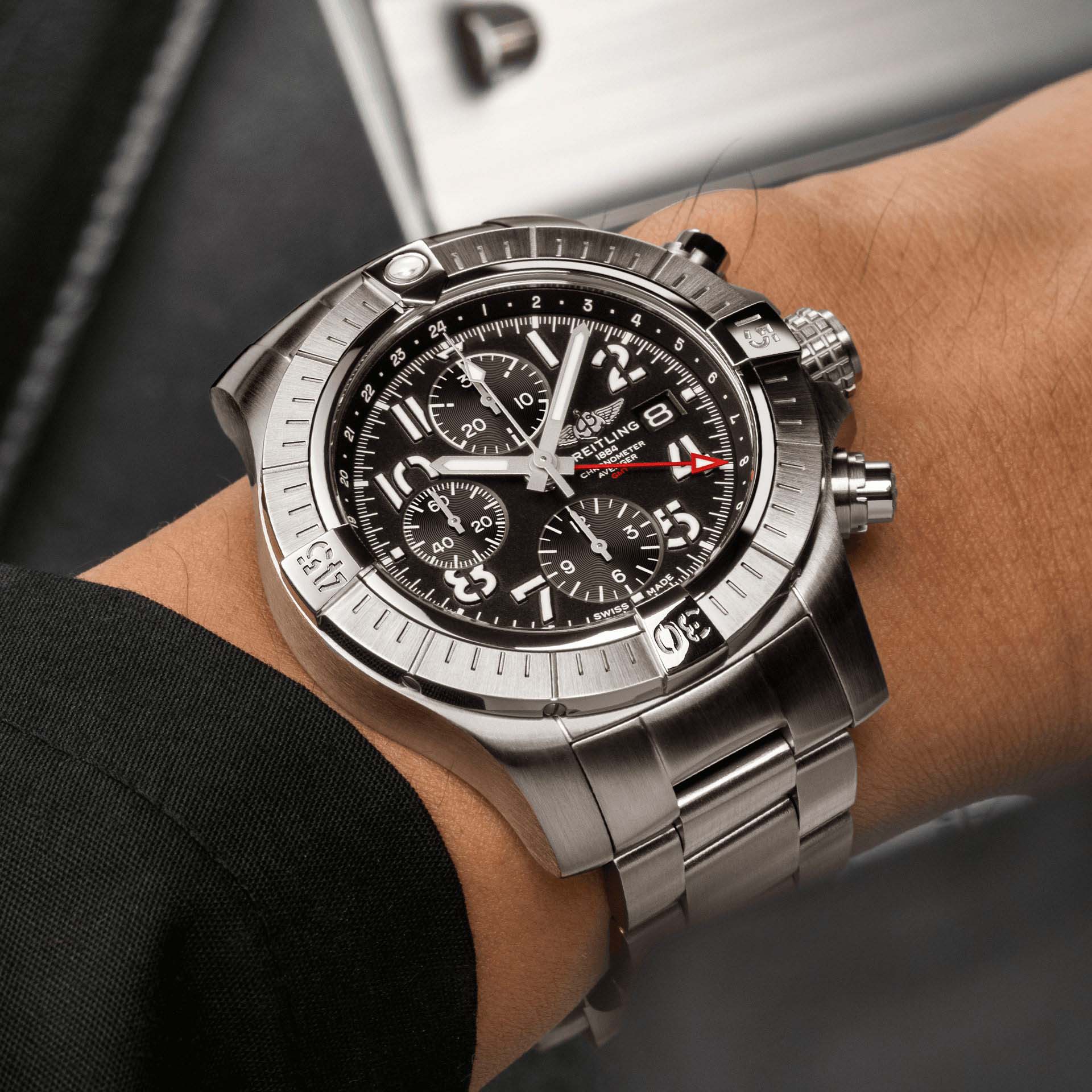 Breitling Avenger Chronograph 45 GMT