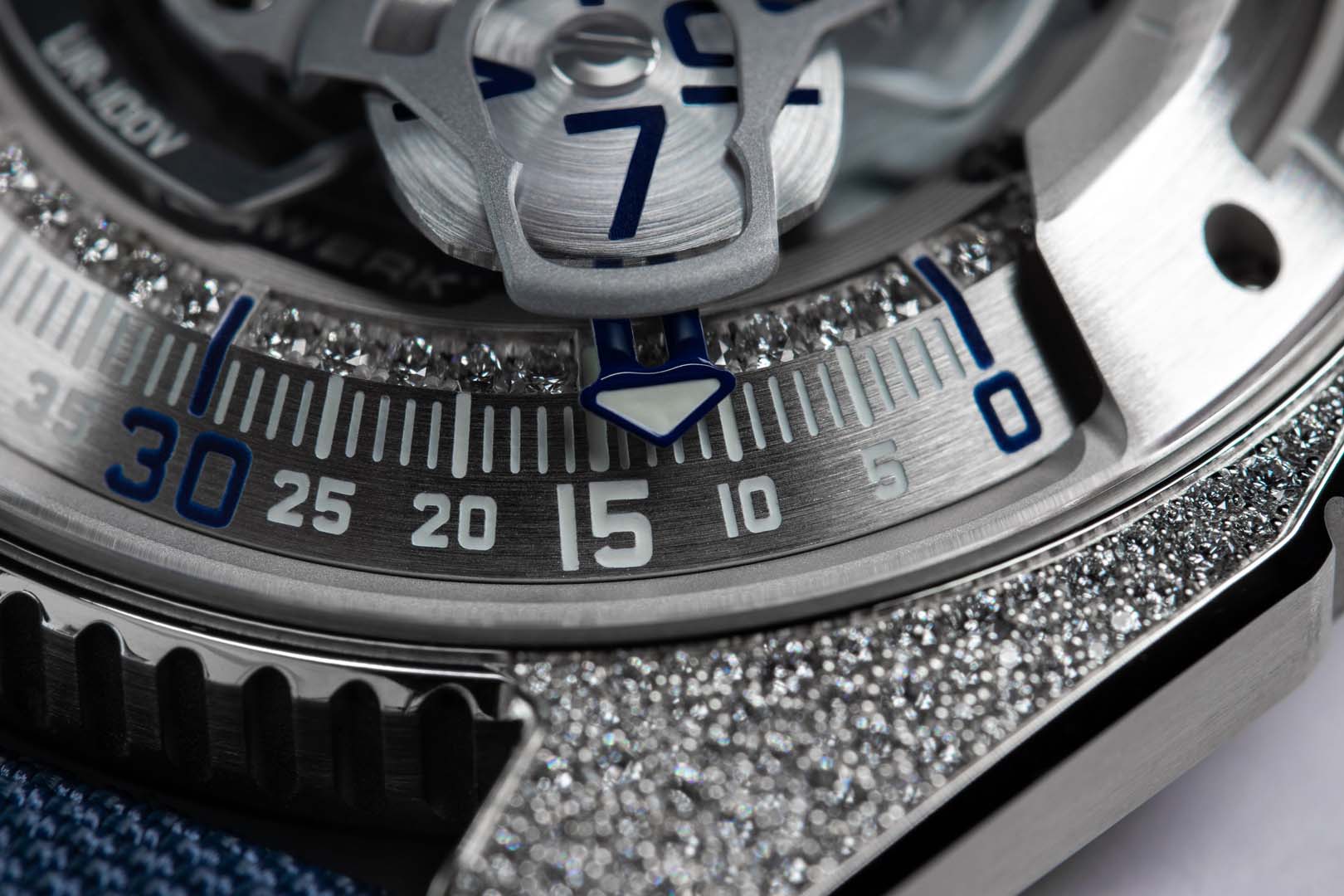 URWERK UR-100V Stardust Shines and Sparkles