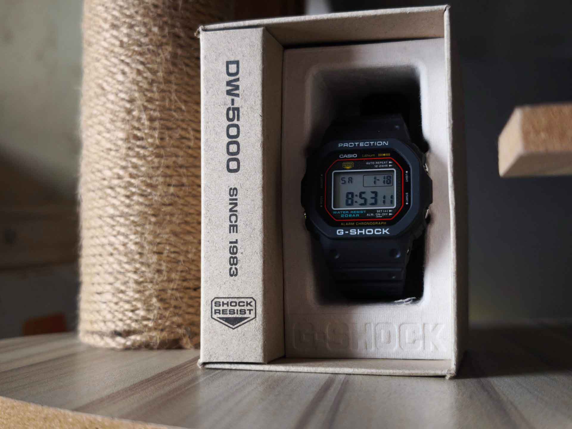 Casio G-SHOCK DW-5000R-1A