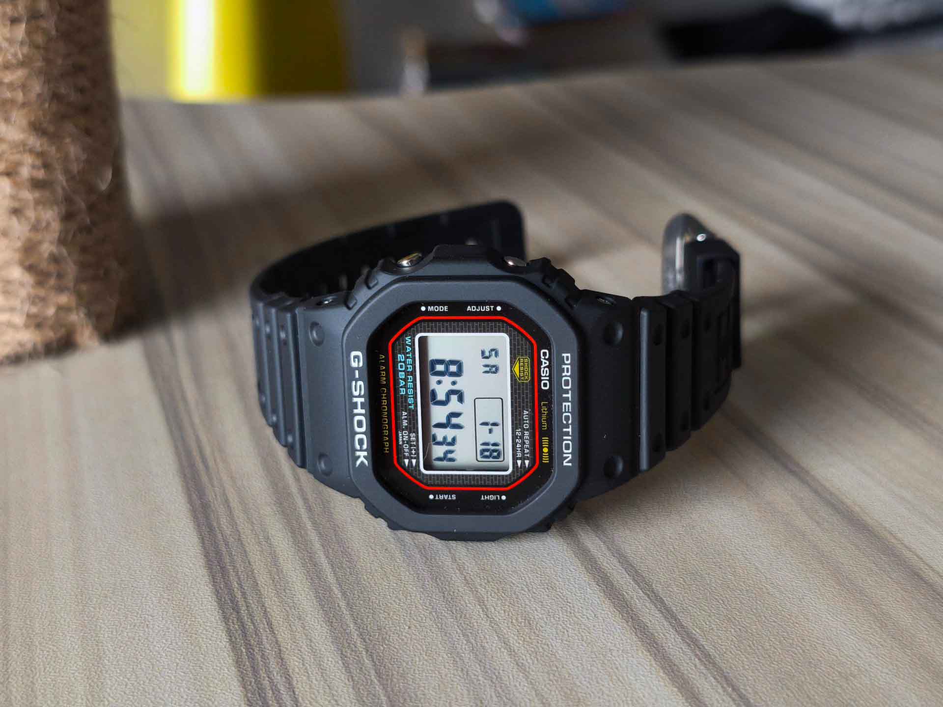 Casio G-SHOCK DW-5000R-1A