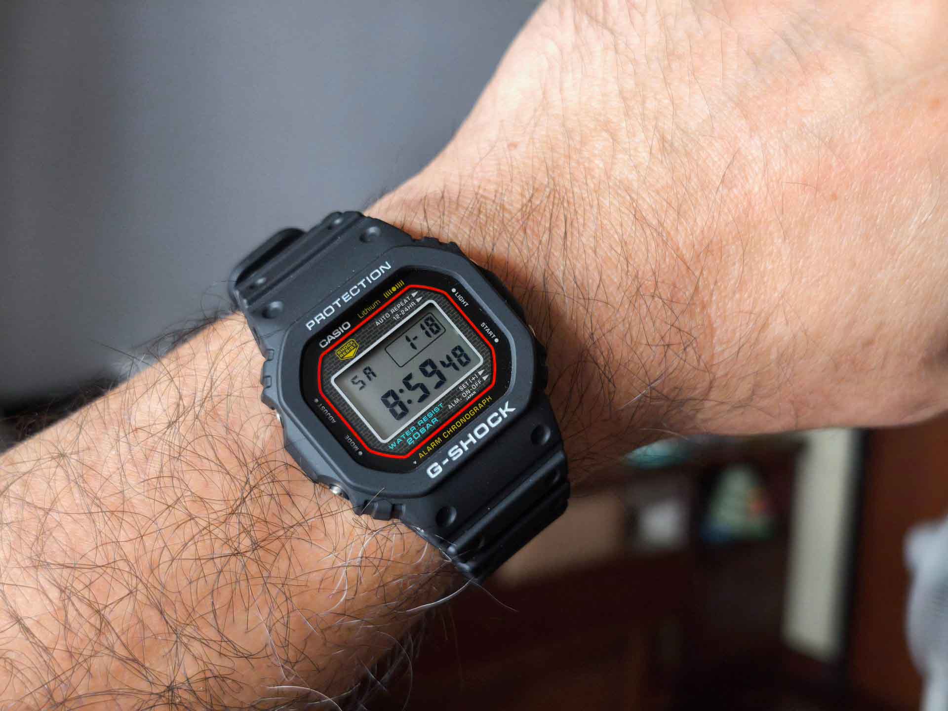 Casio G-SHOCK DW-5000R-1A